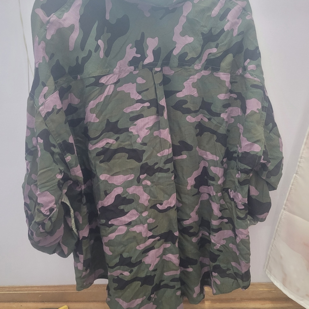 Torrid size 1 camo button down top